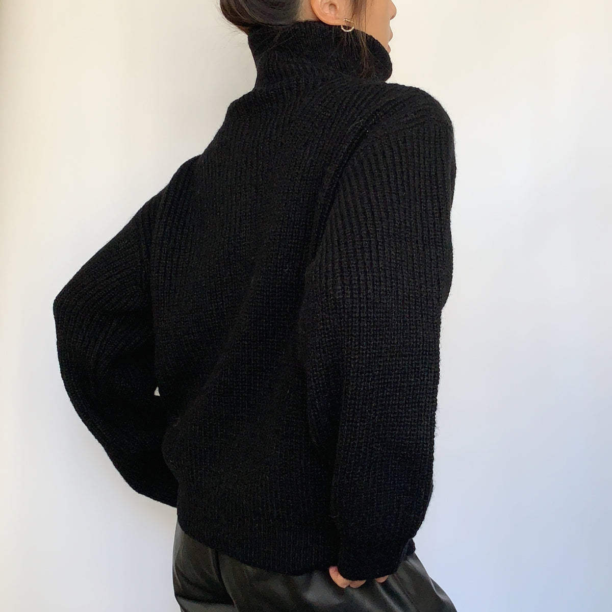 Turtleneck Half Zip-up Sweater – JAMA BASICS