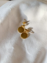 Load image into Gallery viewer, BONNIE Round Plate Earrings