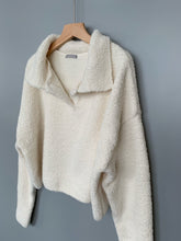 Load image into Gallery viewer, Knitted Sweater with Collar