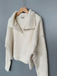 Knitted Sweater with Collar