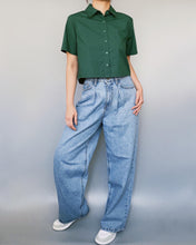 Load image into Gallery viewer, Cropped Shirt with Back Slit