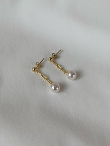 KITTY Pearl Earrings