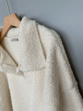 Load image into Gallery viewer, Knitted Sweater with Collar