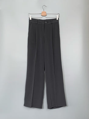 Wide-leg Pants in Charcoal