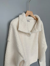 Load image into Gallery viewer, Knitted Sweater with Collar
