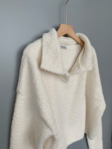 Knitted Sweater with Collar