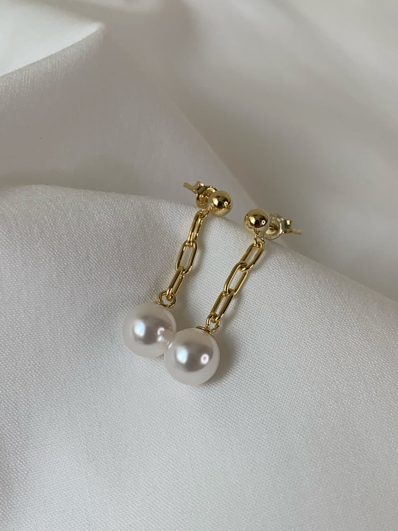 KITTY Pearl Earrings