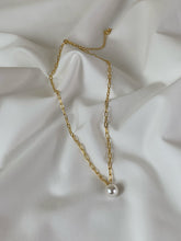 Load image into Gallery viewer, JENNY Pearl Chain Necklace